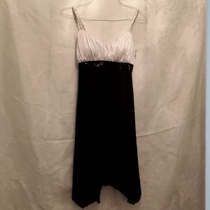 En Focus Studio, size 8, black and white